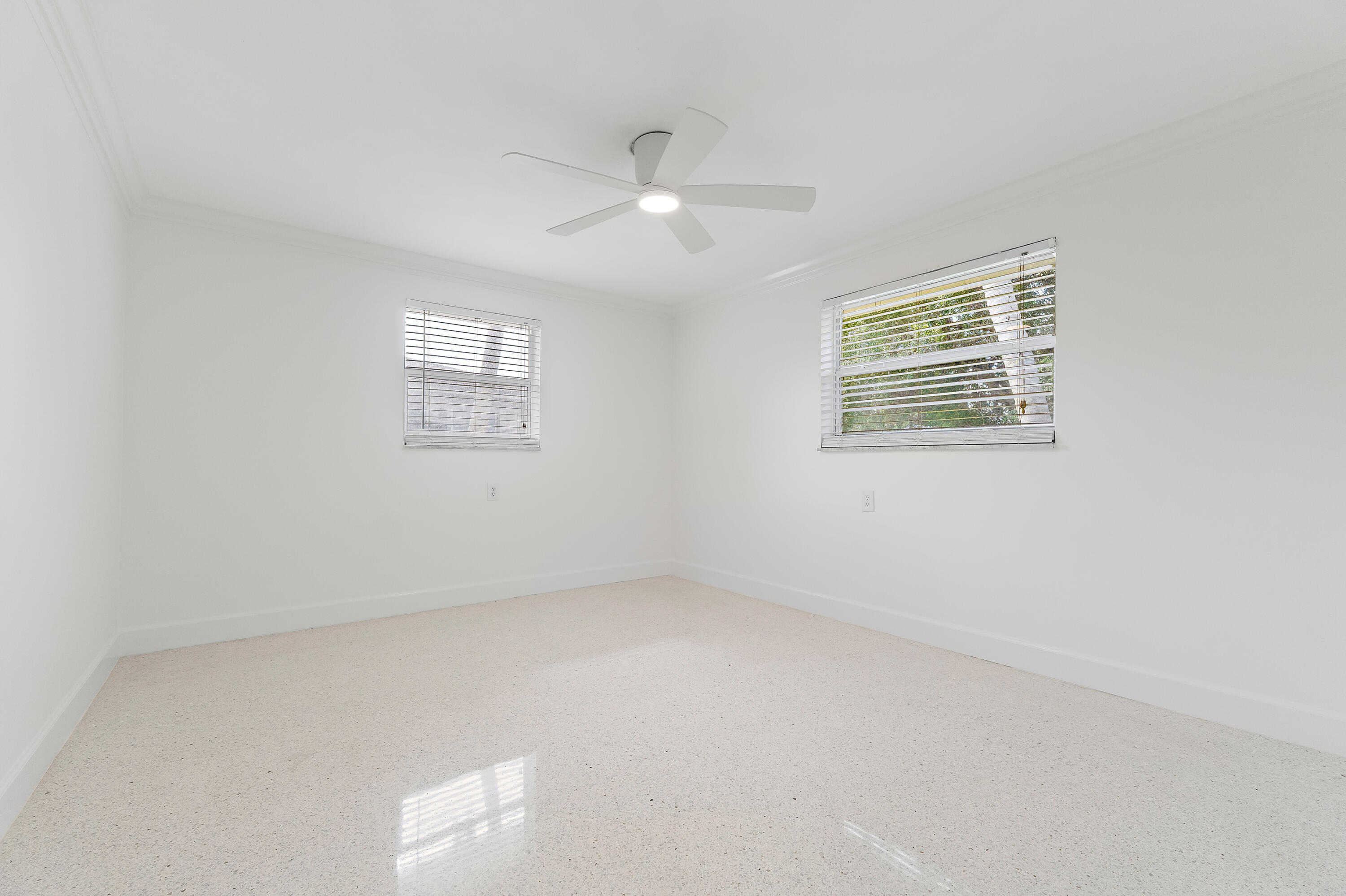 9 Windsor Road East Jupiter, FL 33469 - Photo 20 of 29 027-9WindsorRdE-Jupiter-FULL