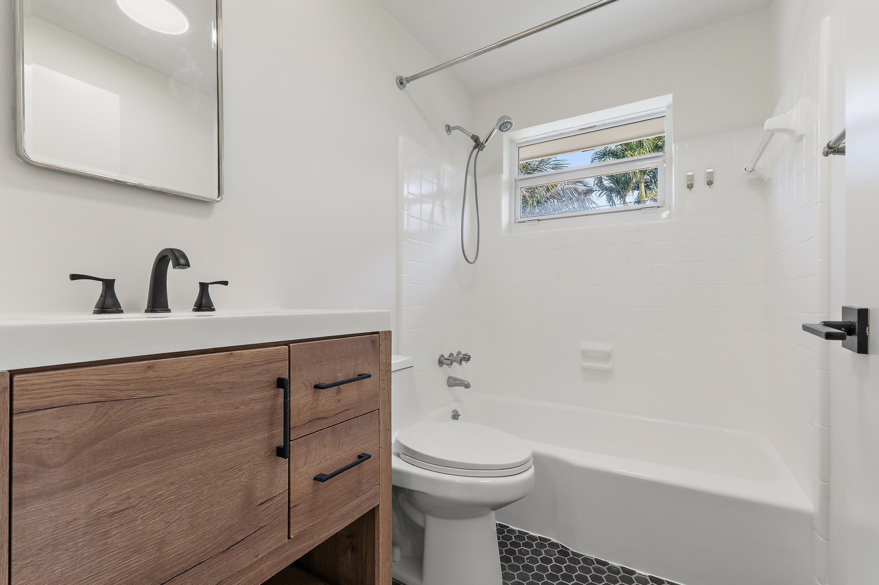 9 Windsor Road East Jupiter, FL 33469 - Photo 22 of 29 029-9WindsorRdE-Jupiter-FULL