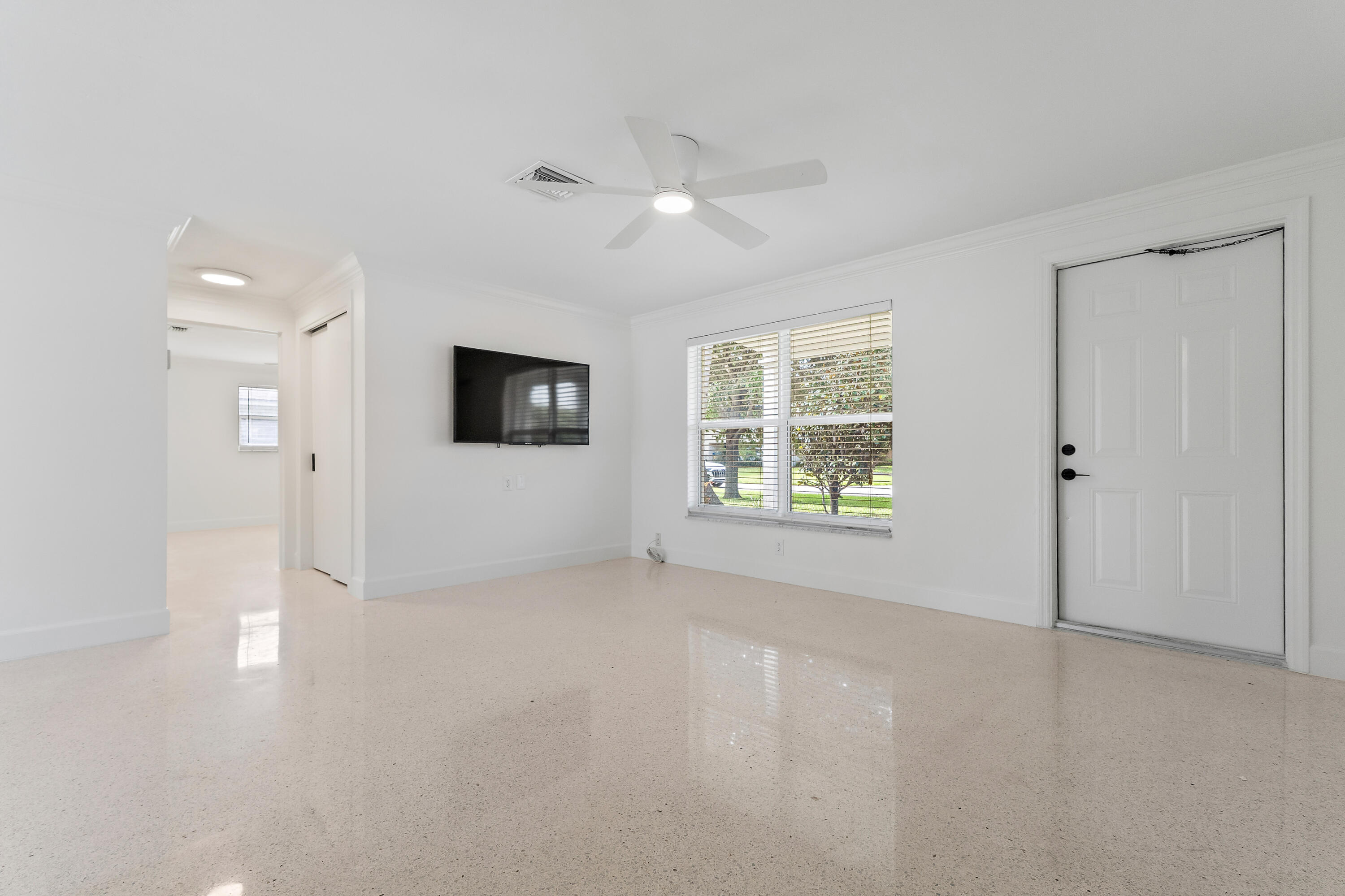 9 Windsor Road East Jupiter, FL 33469 - Photo 10 of 29 014-9WindsorRdE-Jupiter-FULL