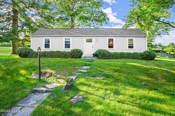 $6,750 | 429 Round Hill Road, Unit 2B, Greenwich, CT 06831