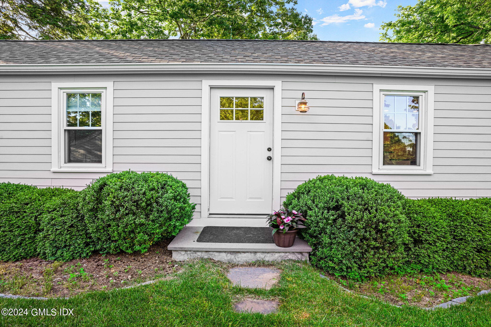 429 Round Hill Road, Unit 2B Greenwich, CT 06831 - Photo 2 of 30 2-web-or-mls-429-round-hill-rd