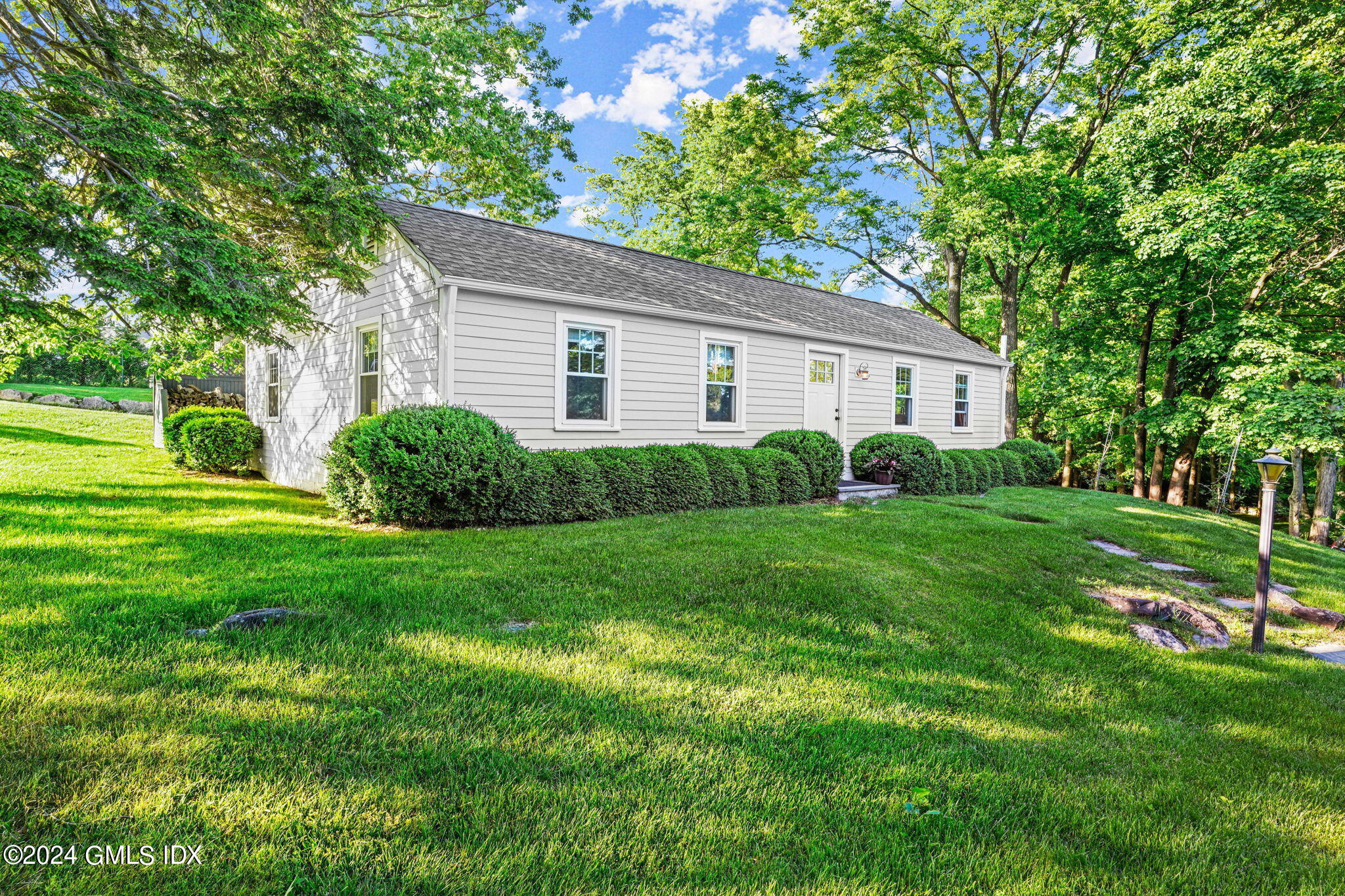 429 Round Hill Road, Unit 2B Greenwich, CT 06831 - Photo 29 of 30 30-web-or-mls-429-round-hill-rd