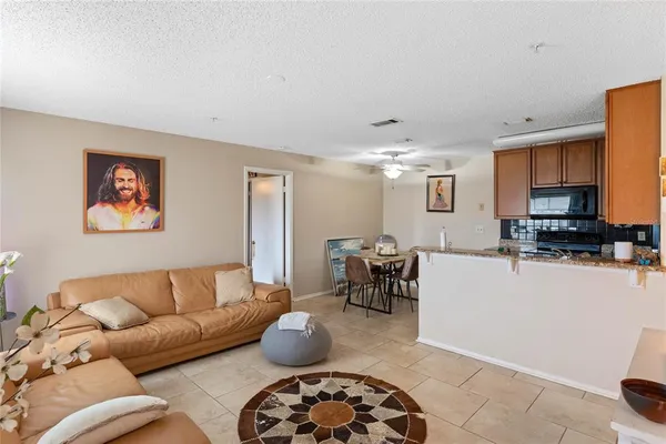 $2,100 | 633 Buoy Lane, Unit 306, Altamonte Springs, FL 32714