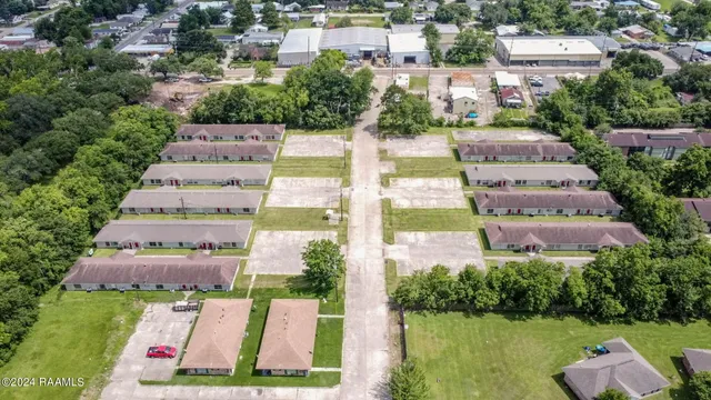 $2,250,000 | 603 Yvonne Street, New Iberia, LA 70560