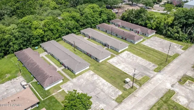 $2,250,000 | 603 Yvonne Street, New Iberia, LA 70560