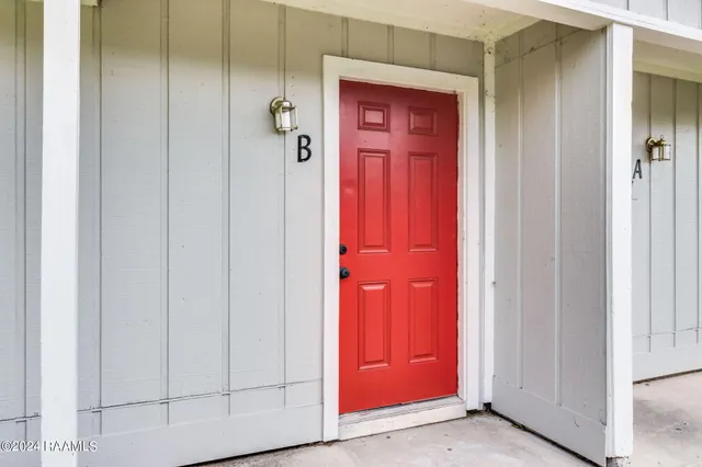 $2,250,000 | 603 Yvonne Street, New Iberia, LA 70560