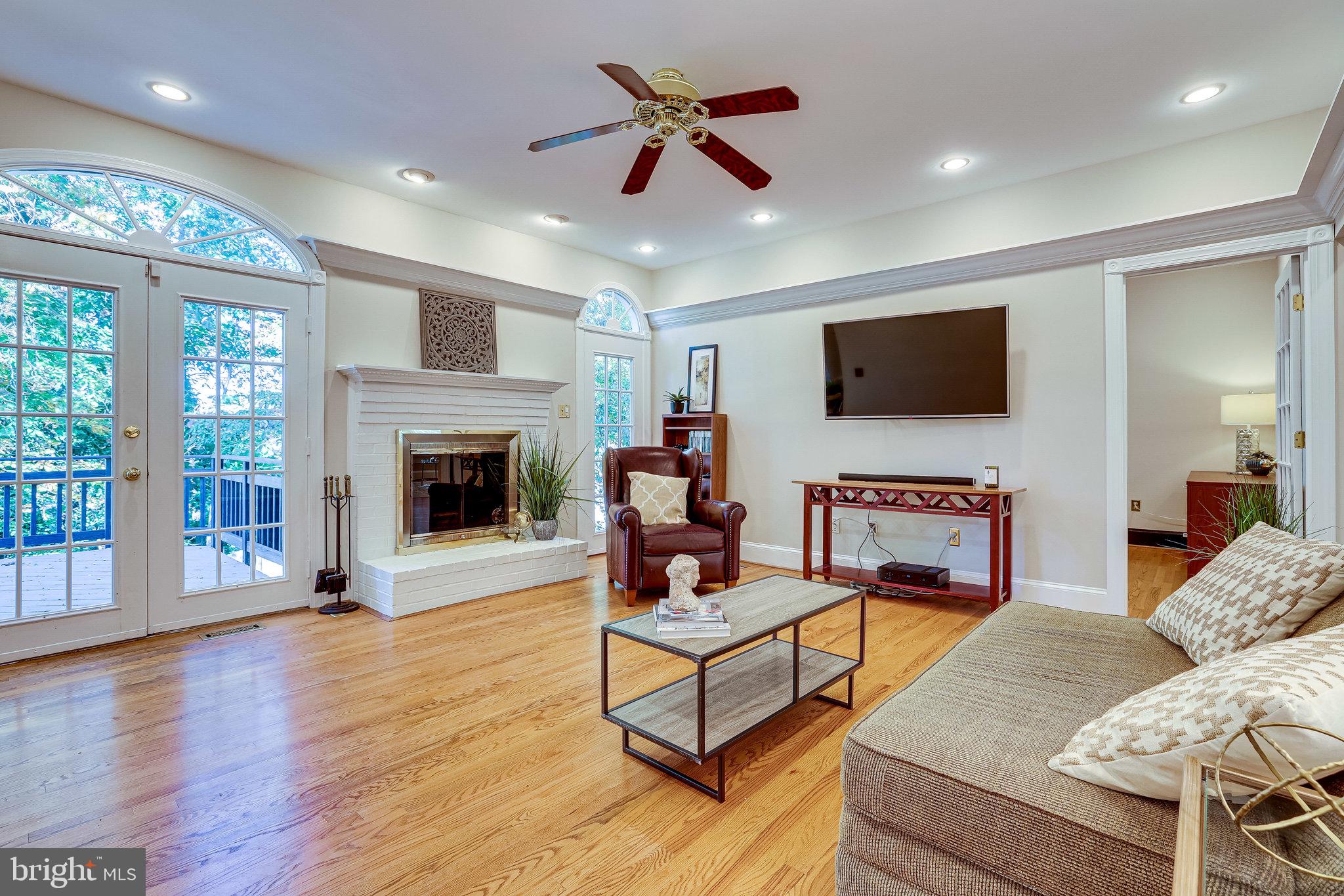 406 Madison Forest Drive Herndon, VA 20170 - Photo 21 of 78 French Door deck and private rear yard.