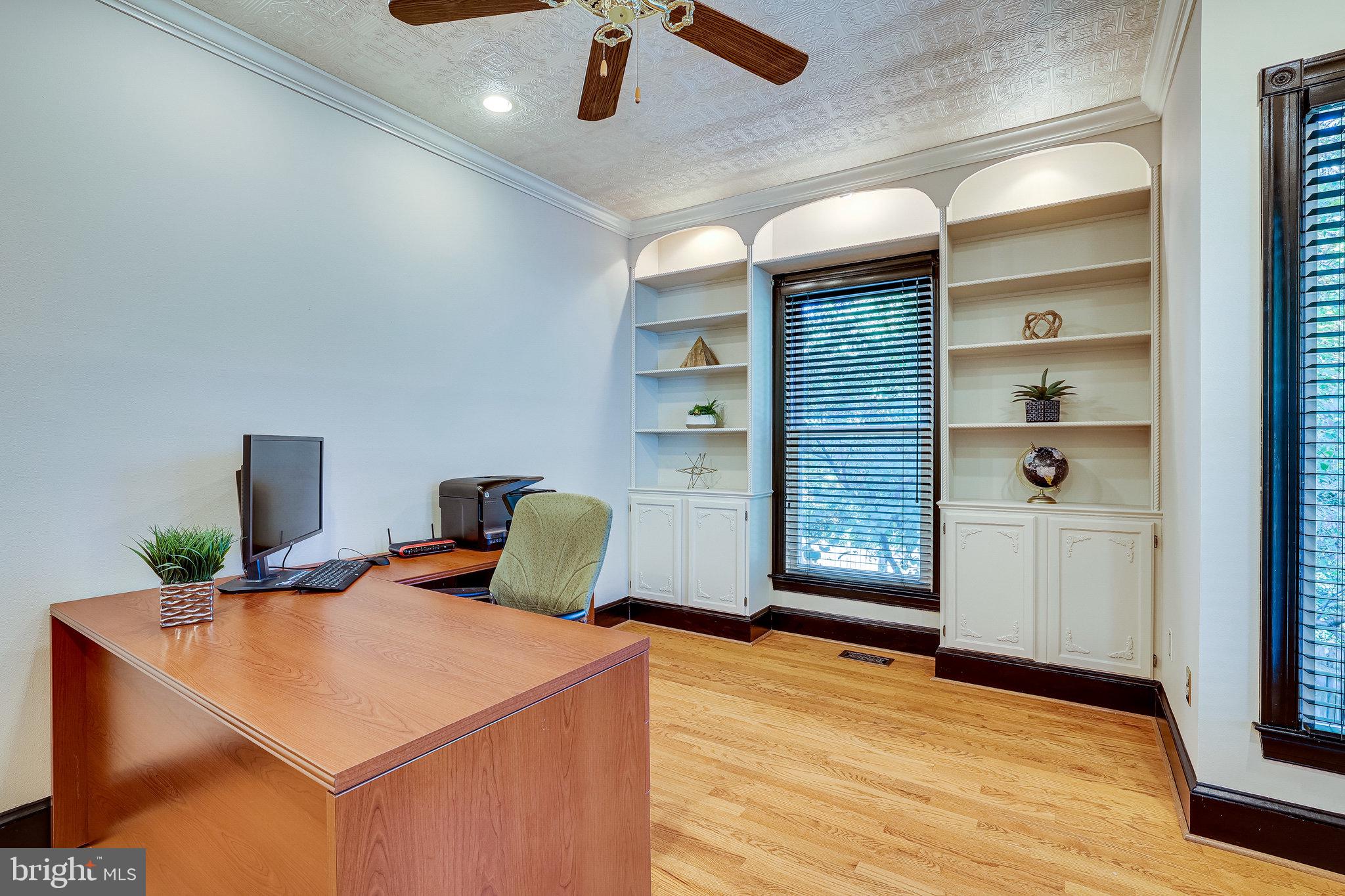 406 Madison Forest Drive Herndon, VA 20170 - Photo 25 of 78 Windows on 2 sides for extra natural light.