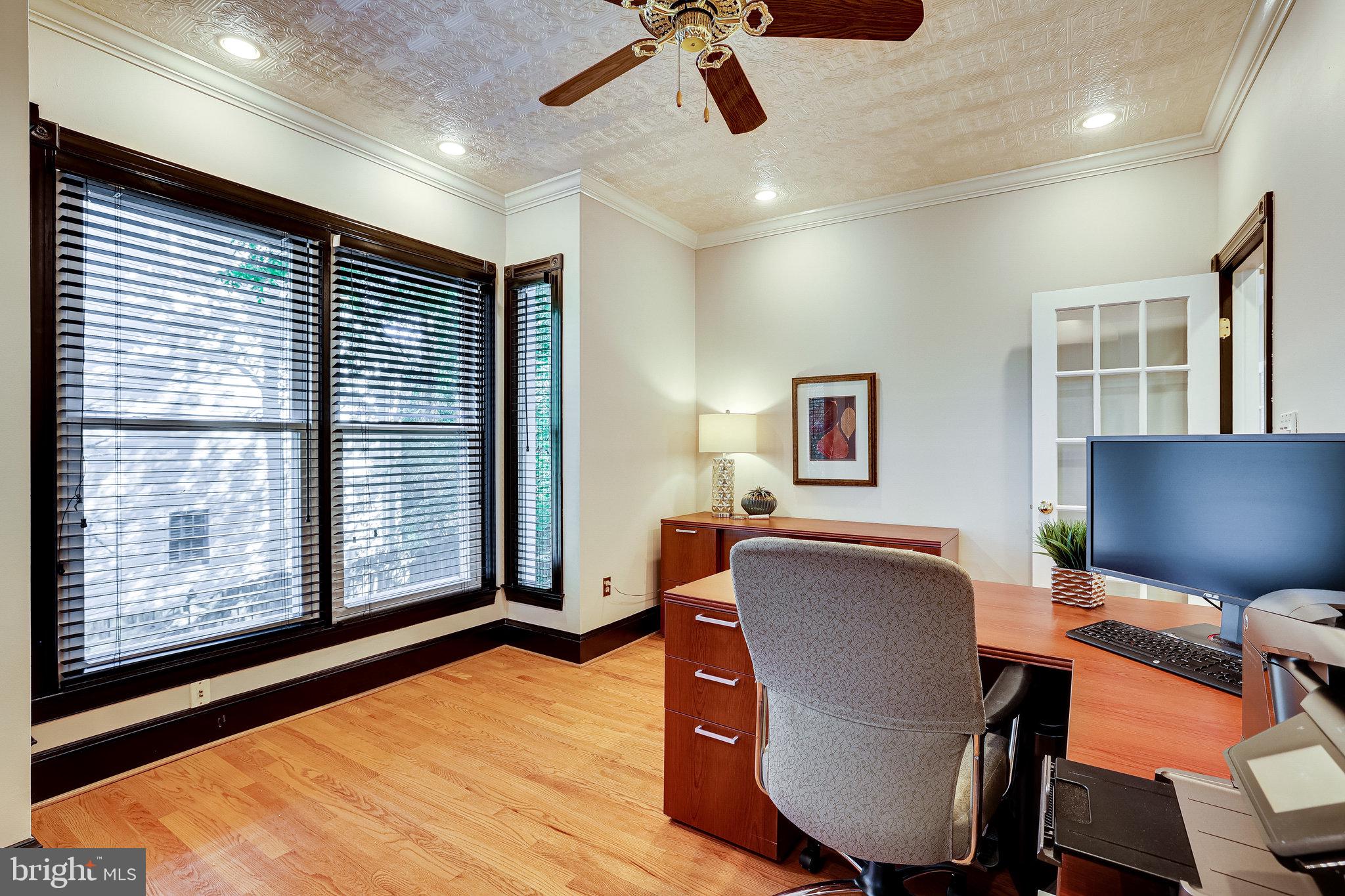 406 Madison Forest Drive Herndon, VA 20170 - Photo 26 of 78 Bow window.