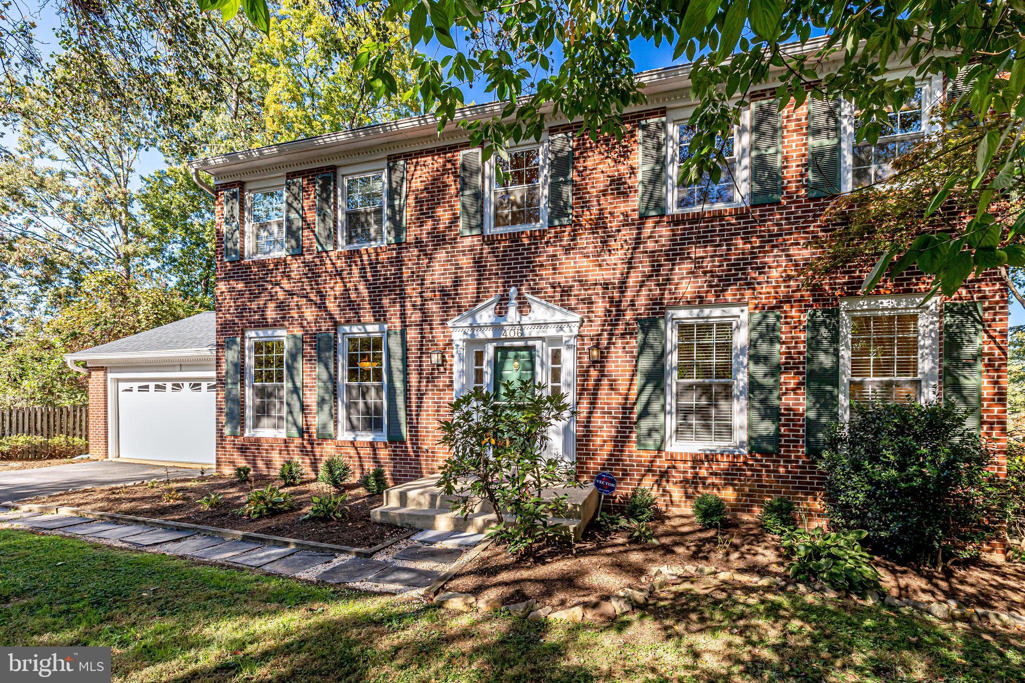 406 Madison Forest Drive Herndon, VA 20170 - Photo 6 of 78 Private .24 acre lot with mature shrubs and trees.