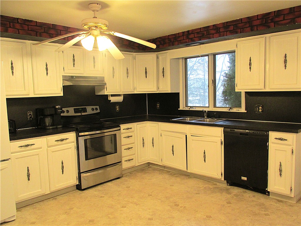 672 Gillett Road Ogden, NY 14559 - Photo 3 of 15