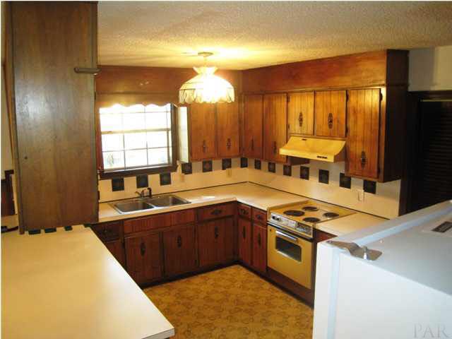 5565 Rowell Road Milton, FL 32583 - Photo 7 of 16 Gallery Image 7