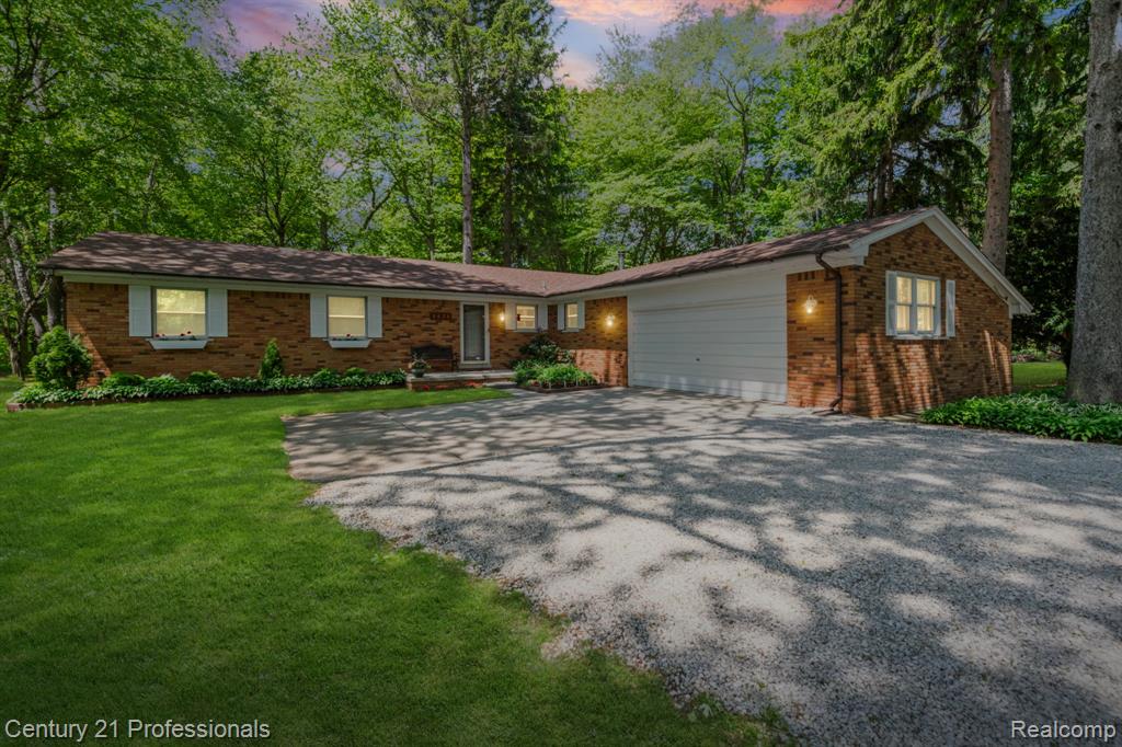 8638 Stone Road Algonac, MI 48001 - Photo 3 of 70