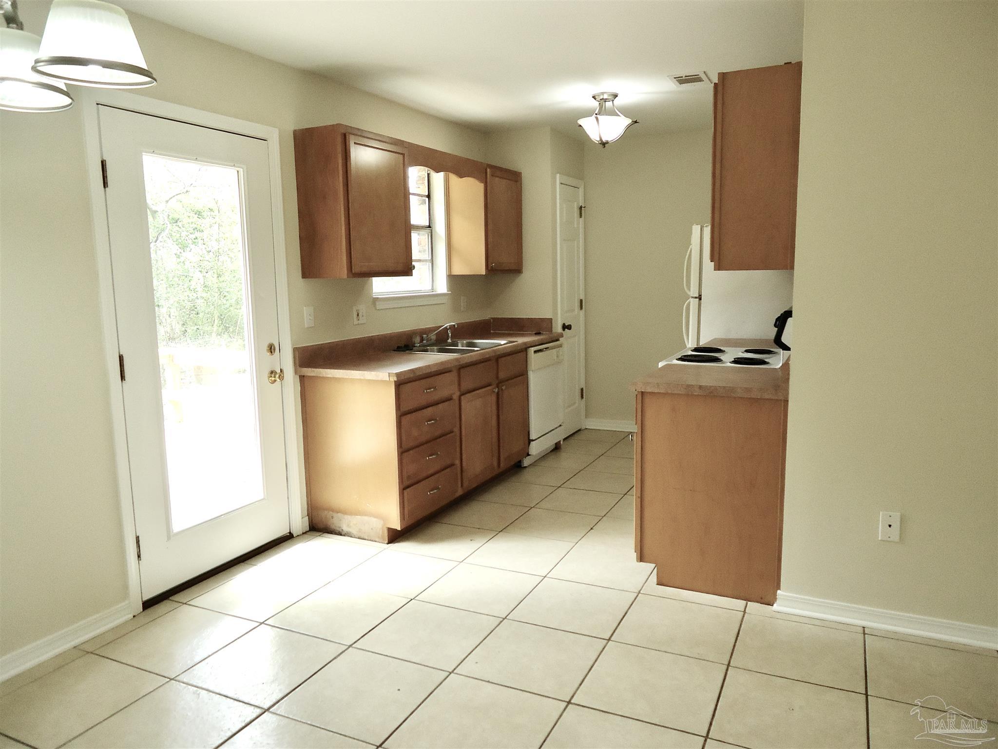 5719 Scotland Road Pensacola, FL 32526 - Photo 6 of 24 Gallery Image 6