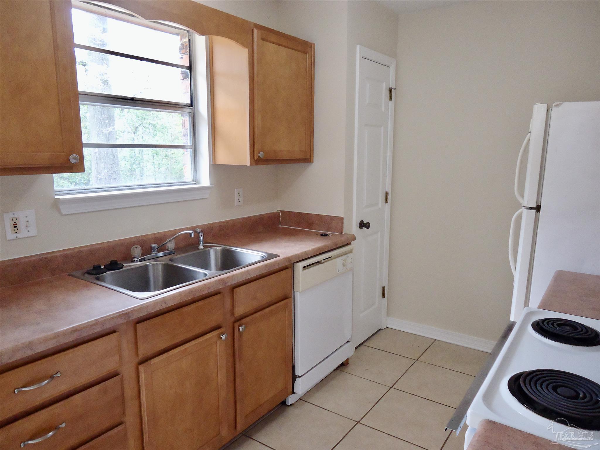 5719 Scotland Road Pensacola, FL 32526 - Photo 7 of 24 Gallery Image 7