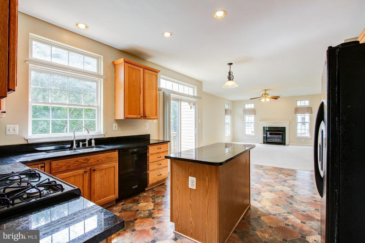 18625 Olney Mill Road Olney, MD 20832 - Photo 10 of 30 Kitchen