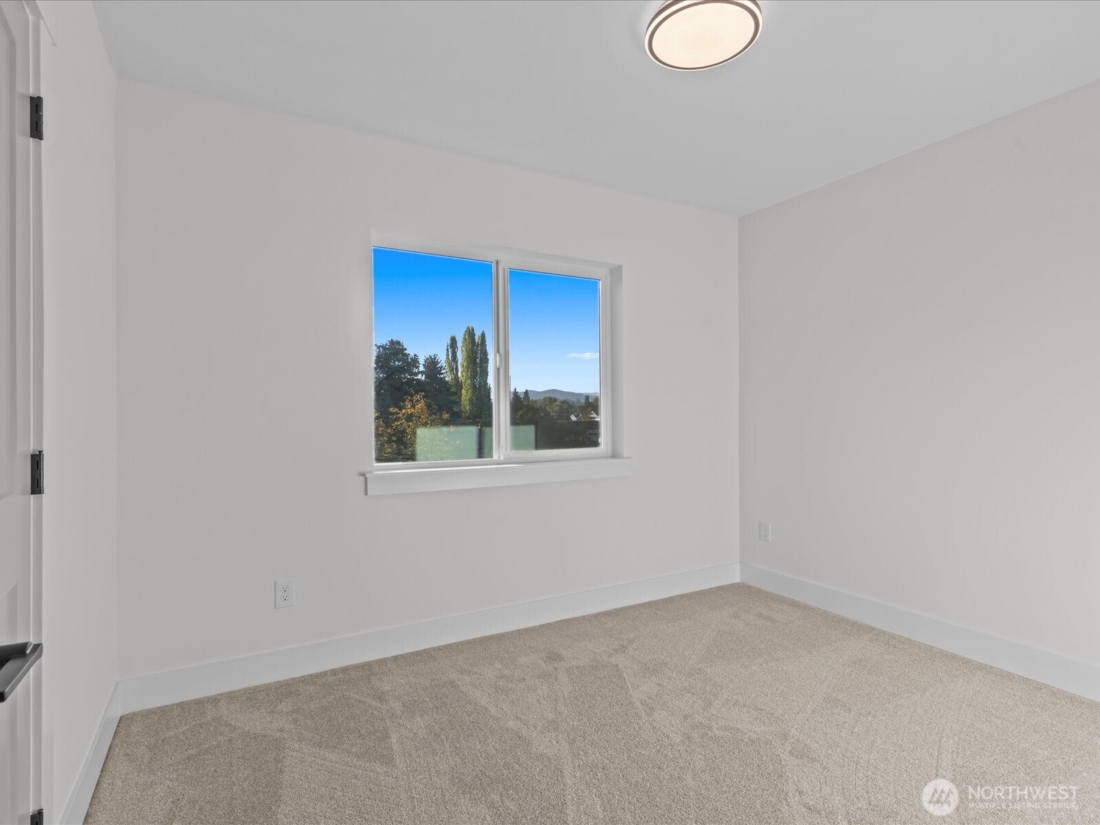 215 Corrin Avenue Northwest, Unit B Orting, WA 98360 - Photo 18 of 36 a view of a small space