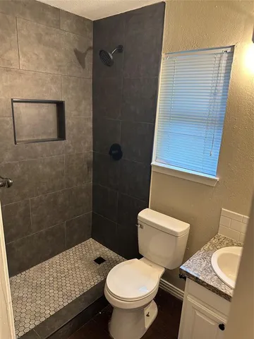 $1,495 | 1215 Lowe Street, Fort Worth, TX 76110