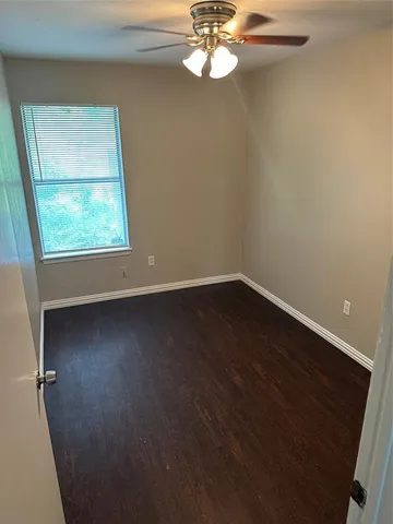 $1,495 | 1215 Lowe Street, Fort Worth, TX 76110