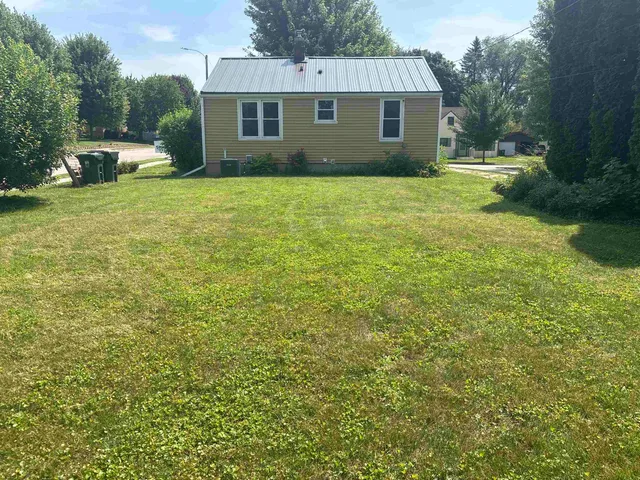 $1,950 | 426 Hillcrest Drive, Sun Prairie, WI 53590