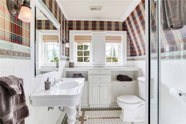 $4,250,000 | 618 West Highland Drive, Seattle, WA 98119