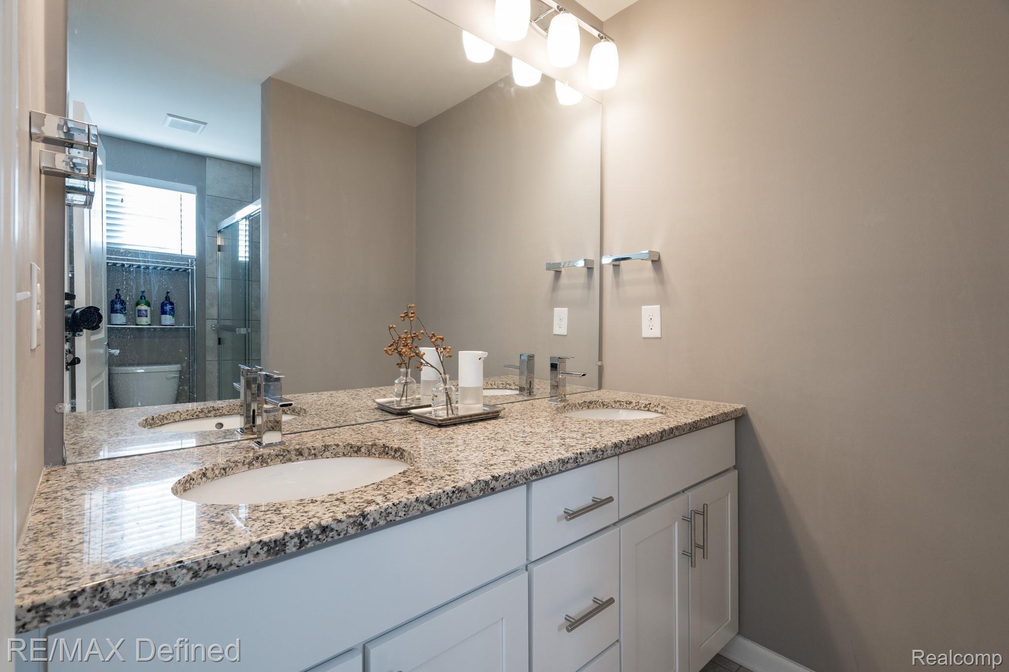 2658 Helmsdale Circle Rochester, MI 48307 - Photo 14 of 29 2658-Helmsdale-Cir-18.JPG