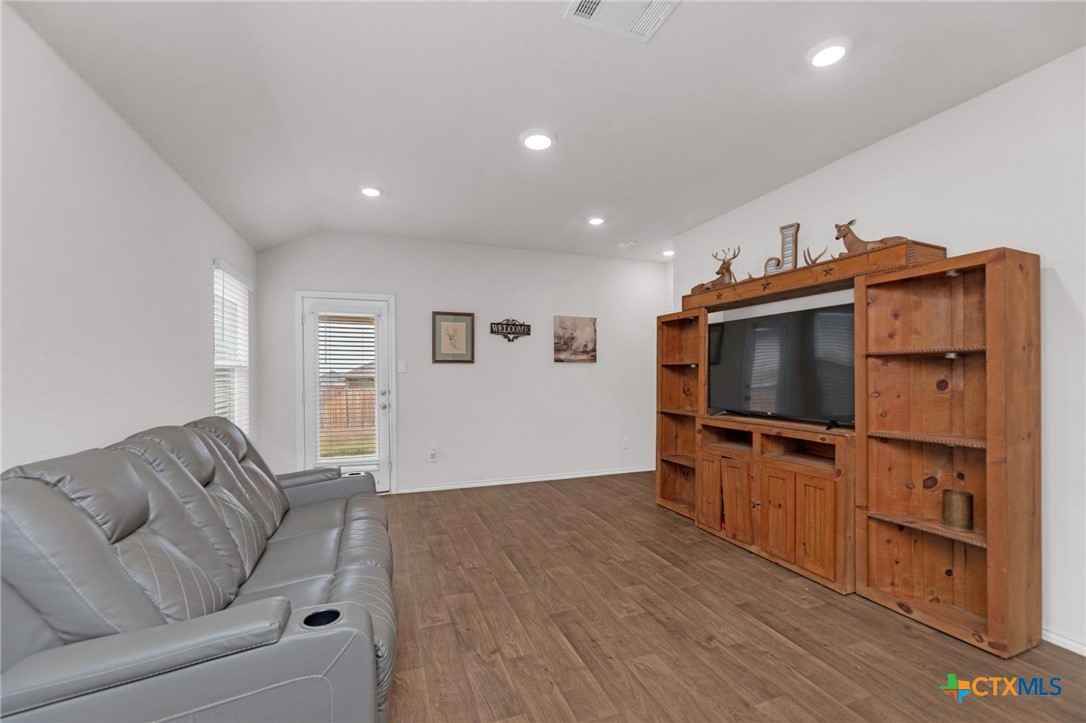 125 Hazel Grove San Marcos, TX 78666 - Photo 6 of 34