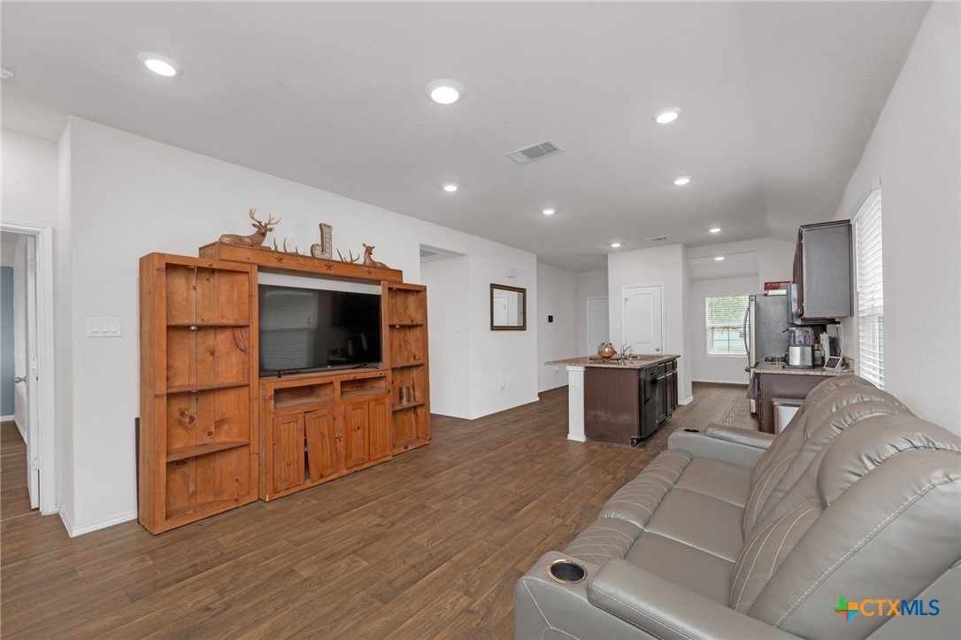 125 Hazel Grove San Marcos, TX 78666 - Photo 8 of 34