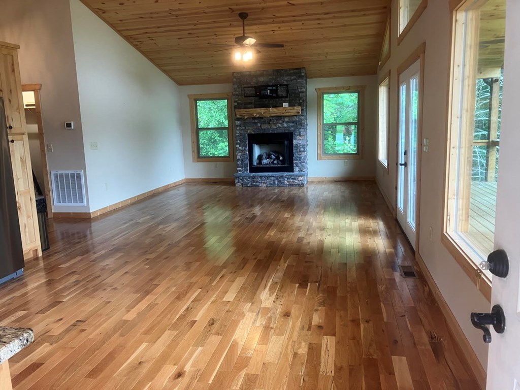 86 Point Overlook Trail Murphy, NC 28906 - Photo 6 of 36 Great room
