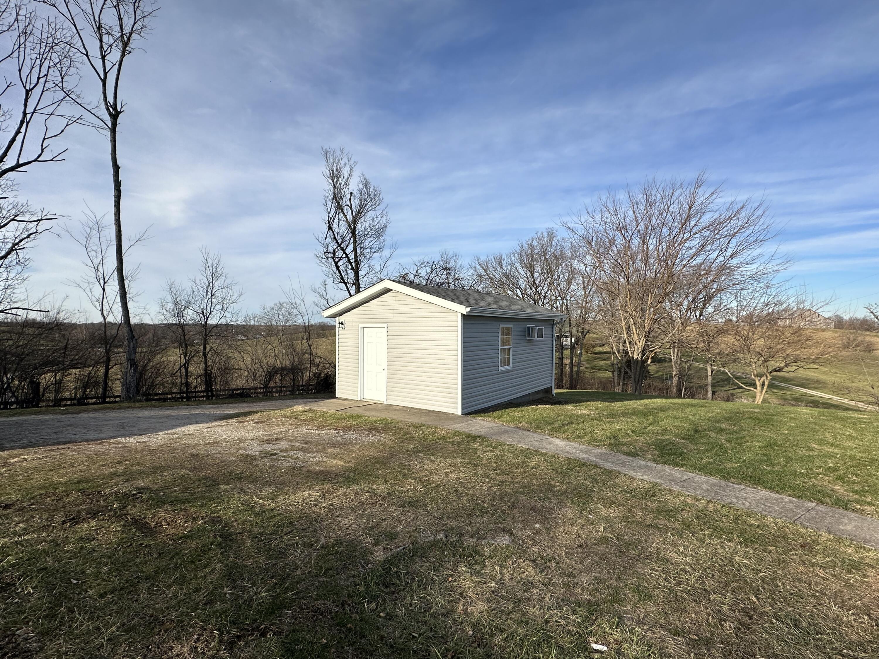 3486 Cane Ridge Road Paris, KY 40361 - Photo 7 of 21 Photo Dec 15 2023, 3 29 10 PM