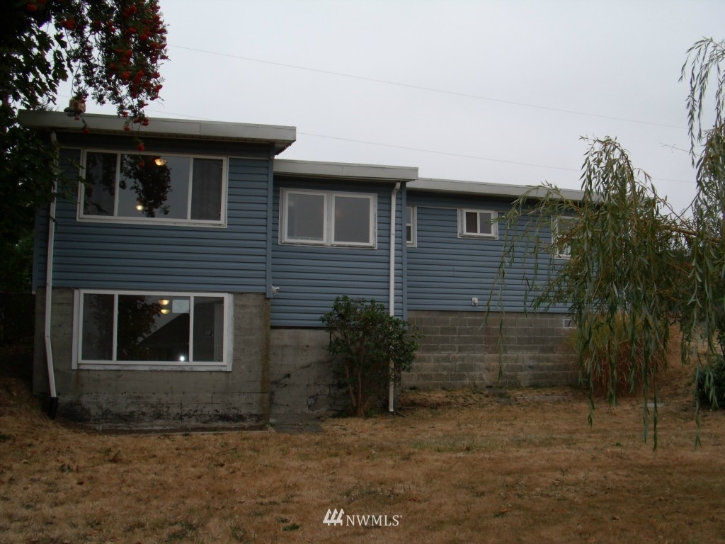 625 Camas Avenue Northeast Renton, WA 98056 - Photo 8 of 9 Gallery Image 8