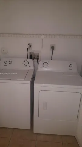 a view of a tennis court