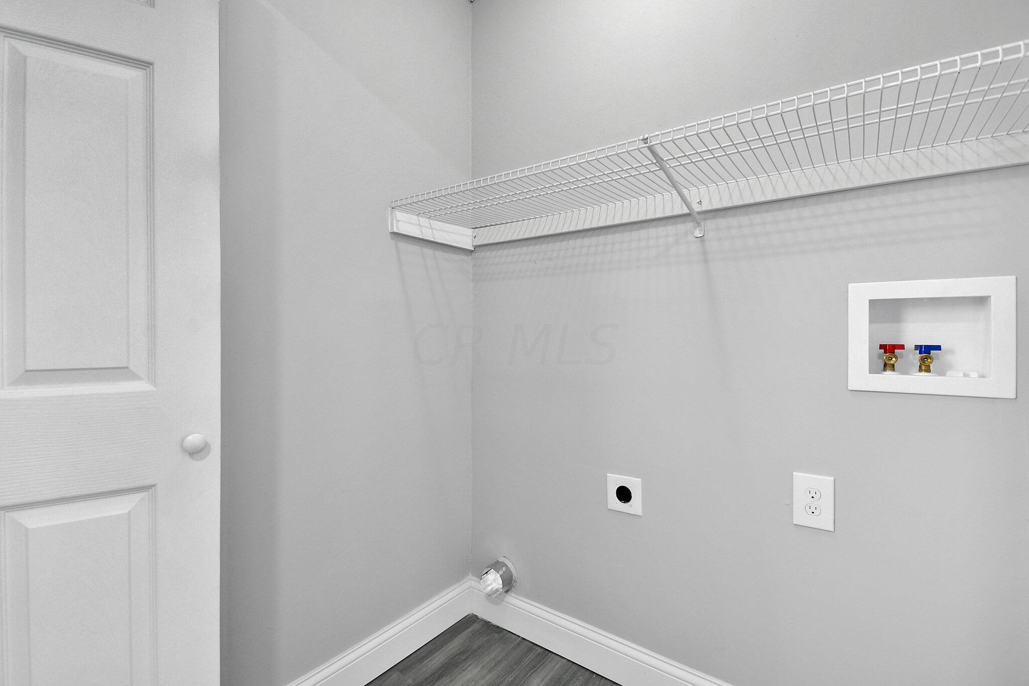 3326 Eakin Road Columbus, OH 43204 - Photo 10 of 27 First floor laundry