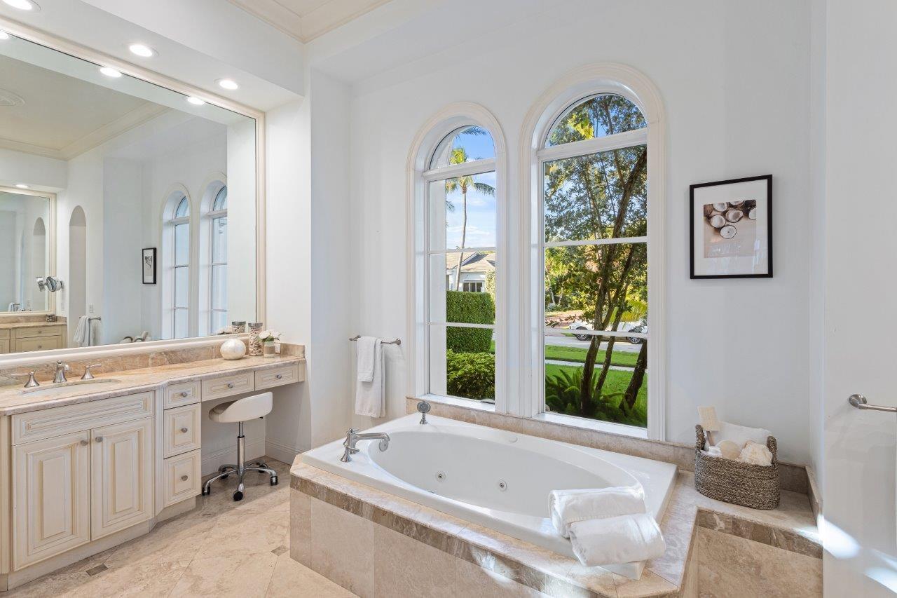 4 Coconut Lane Ocean Ridge, FL 33435 - Photo 20 of 33 MASTER_BATH_ANGLE