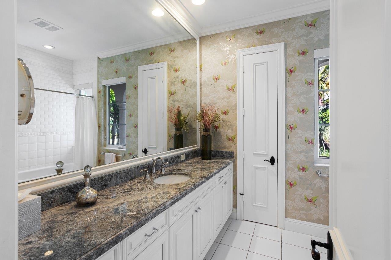 4 Coconut Lane Ocean Ridge, FL 33435 - Photo 23 of 33 GUEST_BATH_2