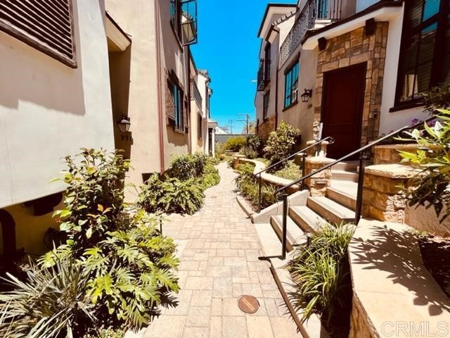 a picture of a building