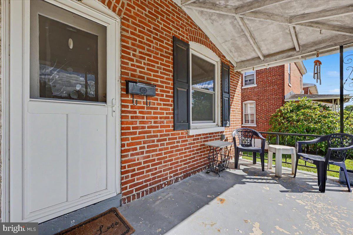 414 Fairview Street Pottstown, PA 19464 - Photo 7 of 40