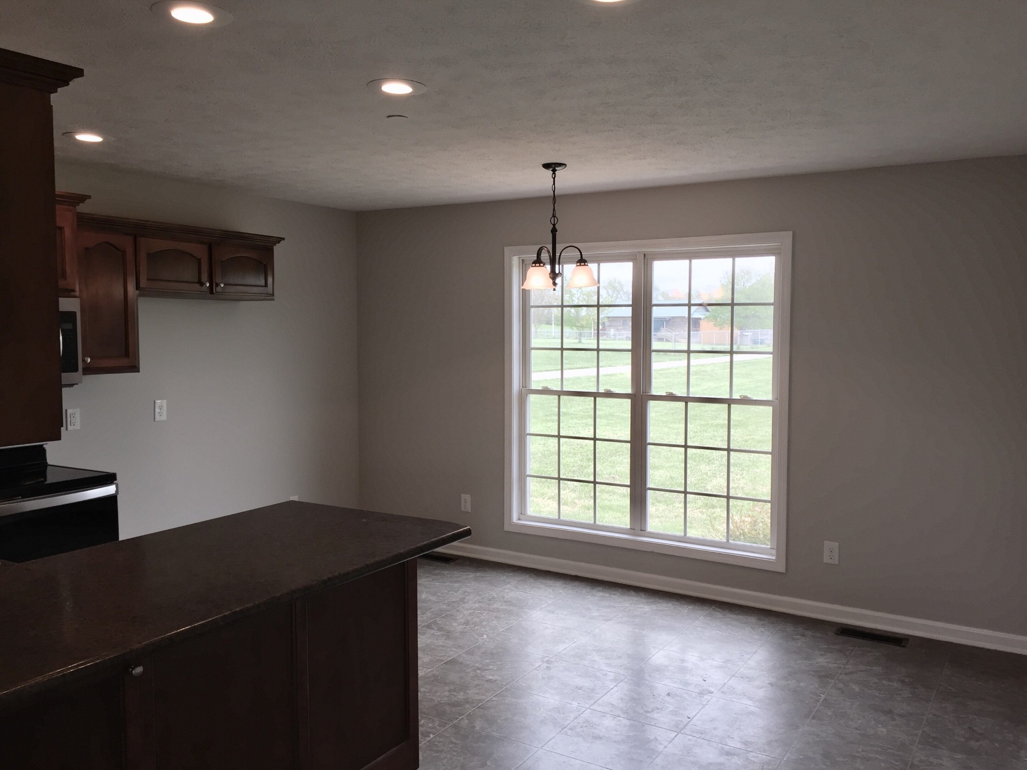 5722 Bill Anderson Road Portland, TN 37148 - Photo 7 of 11 an empty room with a window