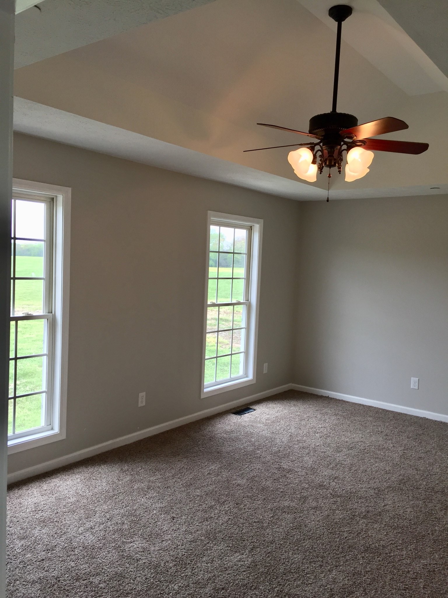 5722 Bill Anderson Road Portland, TN 37148 - Photo 9 of 11 a view of an empty room with a window