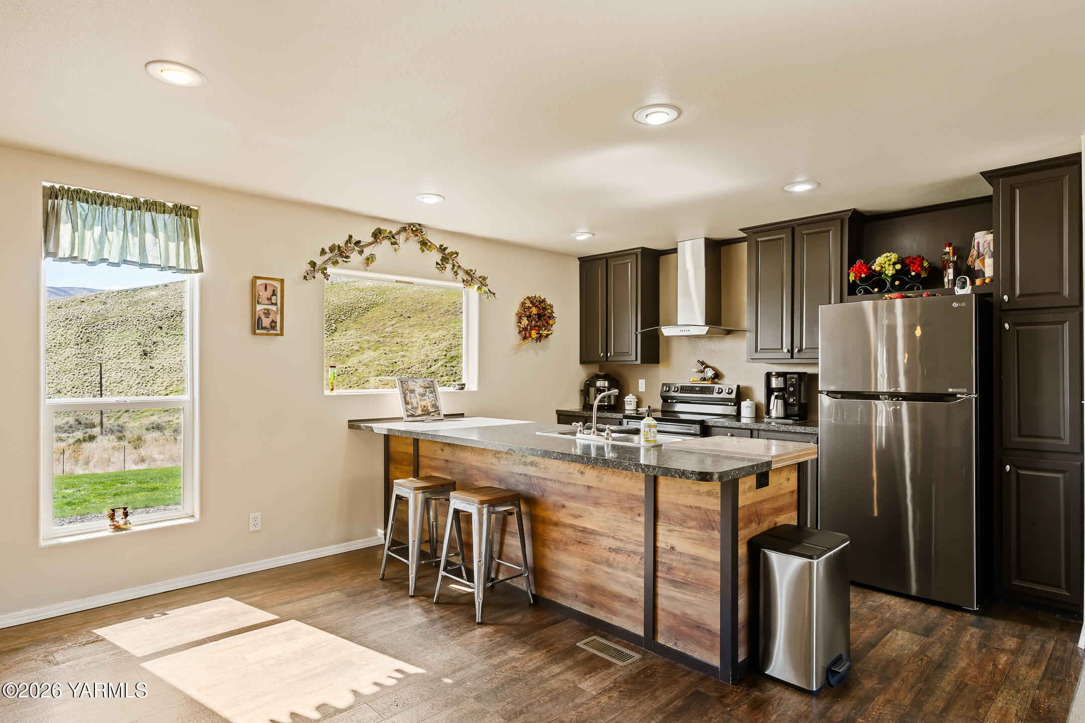 486 Elk Ridge Lane Selah, WA 98942 - Photo 5 of 27 486ElkRidgeLn-6