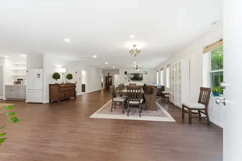 $649,900 | 2010 Mosley Ferry Road, Chapmansboro, TN 37035