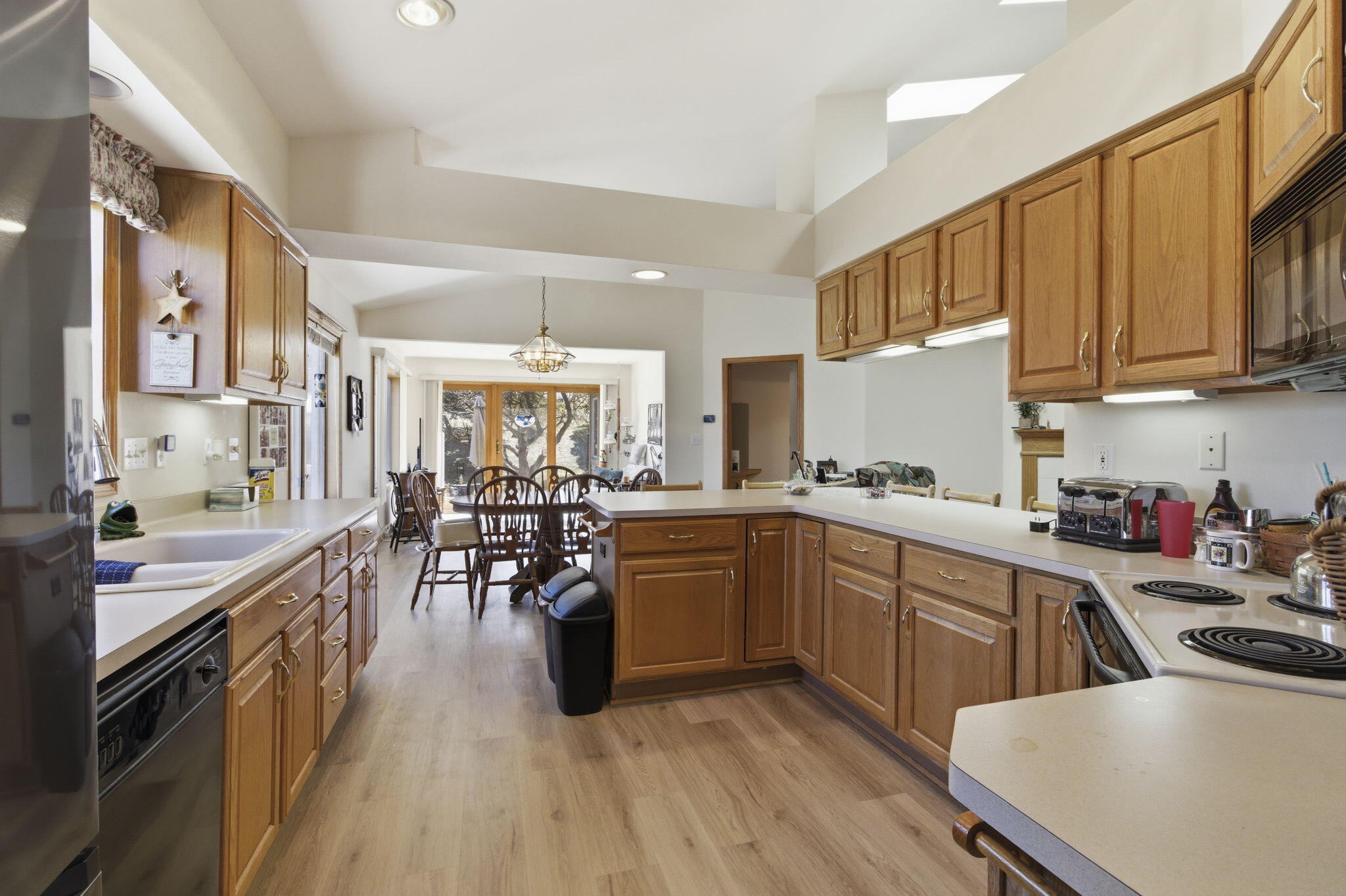N80W17455 Robin Circle Menomonee Falls, WI 53051 - Photo 2 of 36 2-web-or-mls-IMG_9565