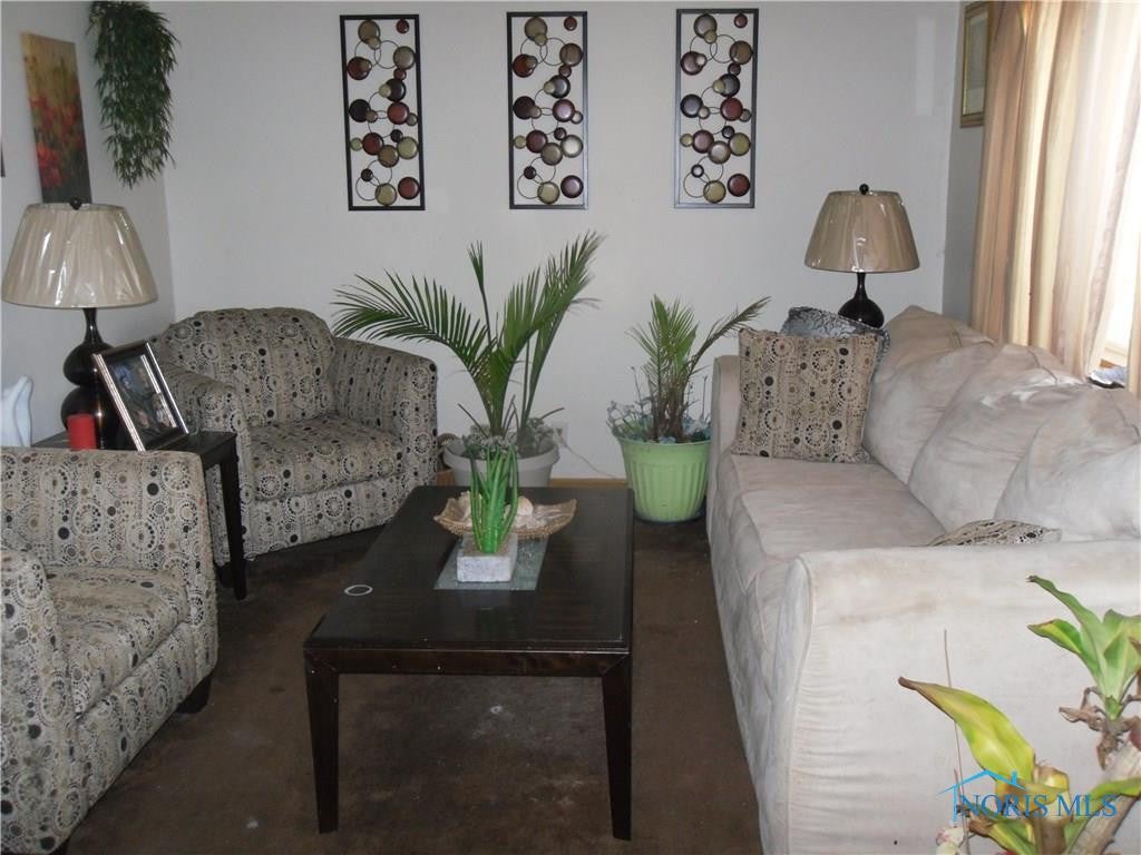 4708 Edgemont Road Toledo, OH 43611 - Photo 4 of 4 Gallery Image 4