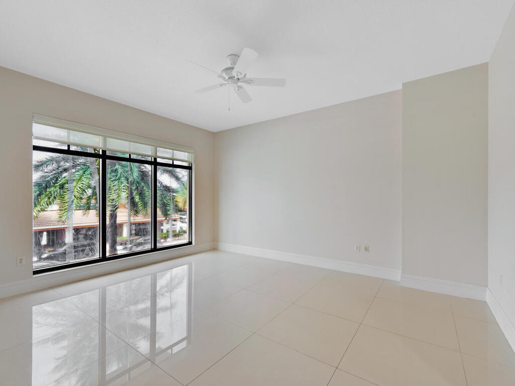 200 East Palmetto Park Road, Unit 17 Boca Raton, FL 33432 - Photo 11 of 44 Living Room Area
