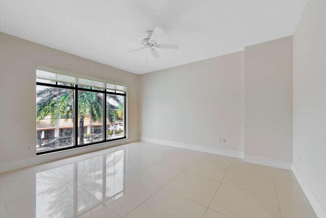 200 East Palmetto Park Road, Unit 17 Boca Raton, FL 33432 - Photo 12 of 44 Living Room Area