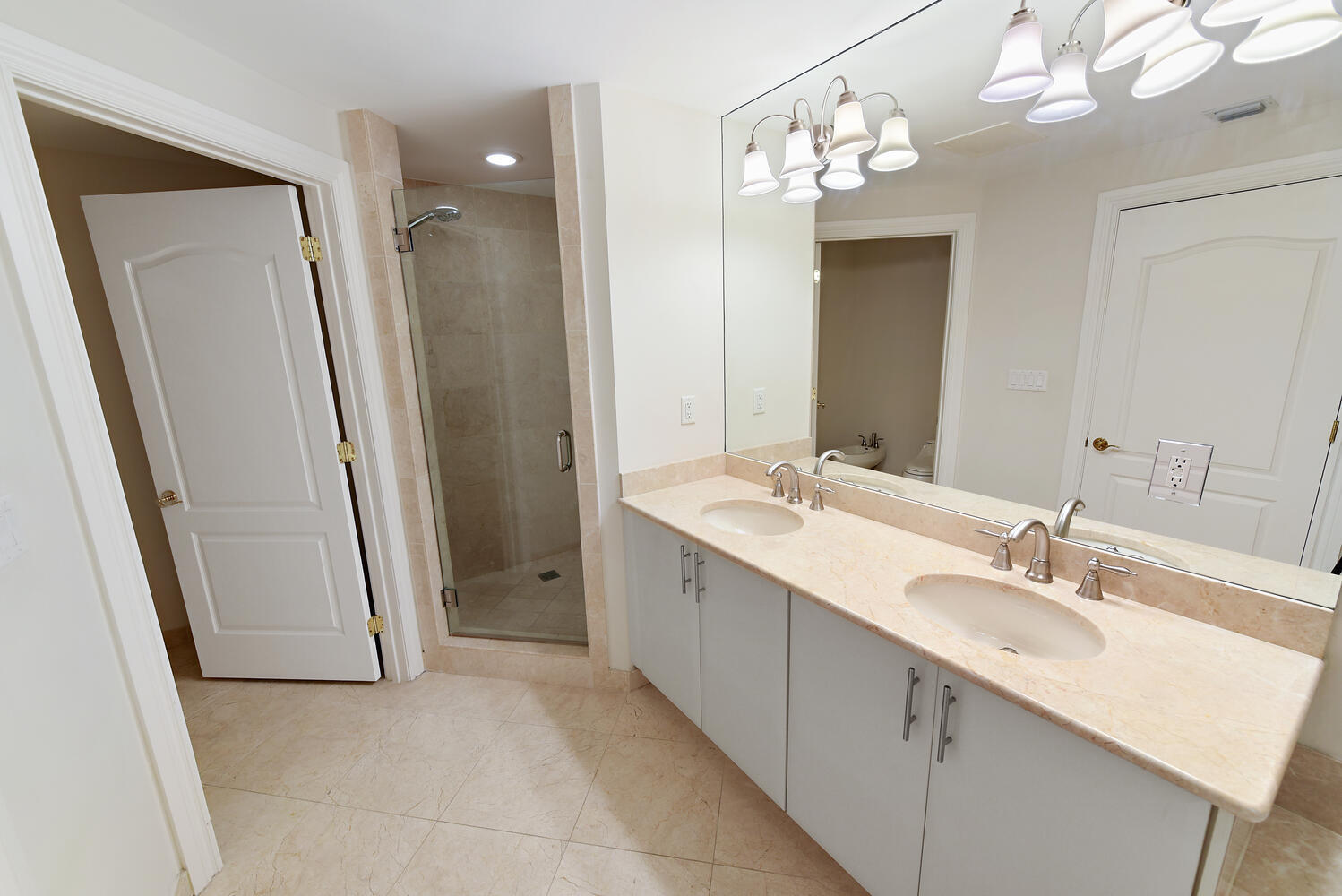 200 East Palmetto Park Road, Unit 17 Boca Raton, FL 33432 - Photo 26 of 44 Master Bath