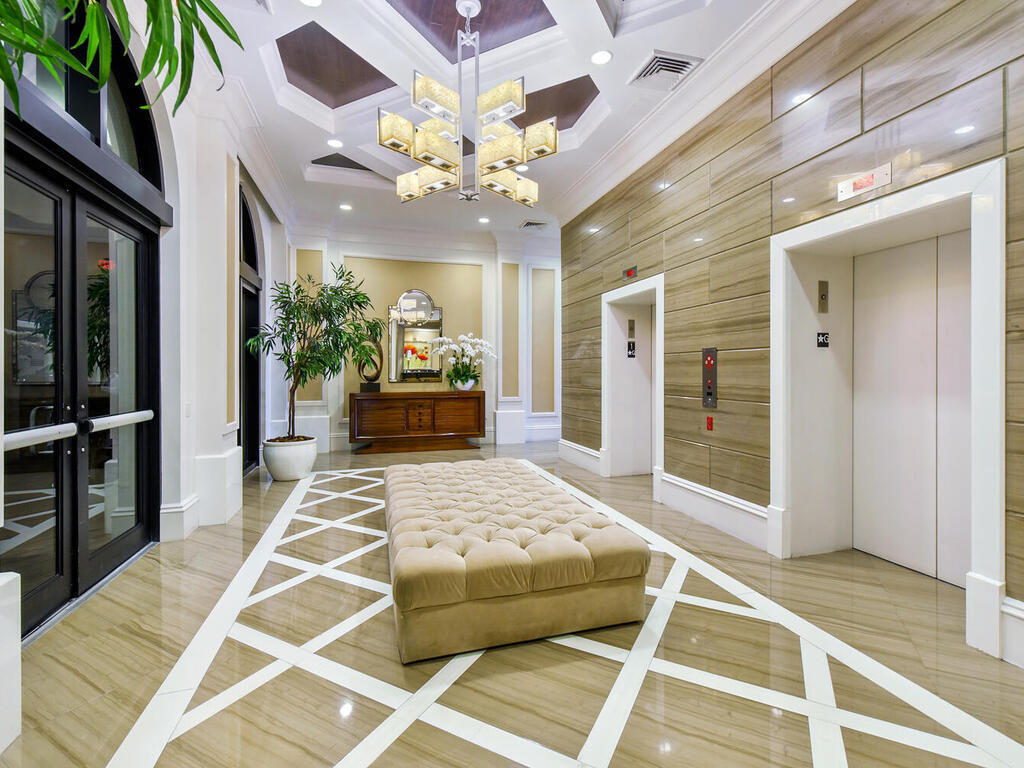 200 East Palmetto Park Road, Unit 17 Boca Raton, FL 33432 - Photo 4 of 44 Lobby