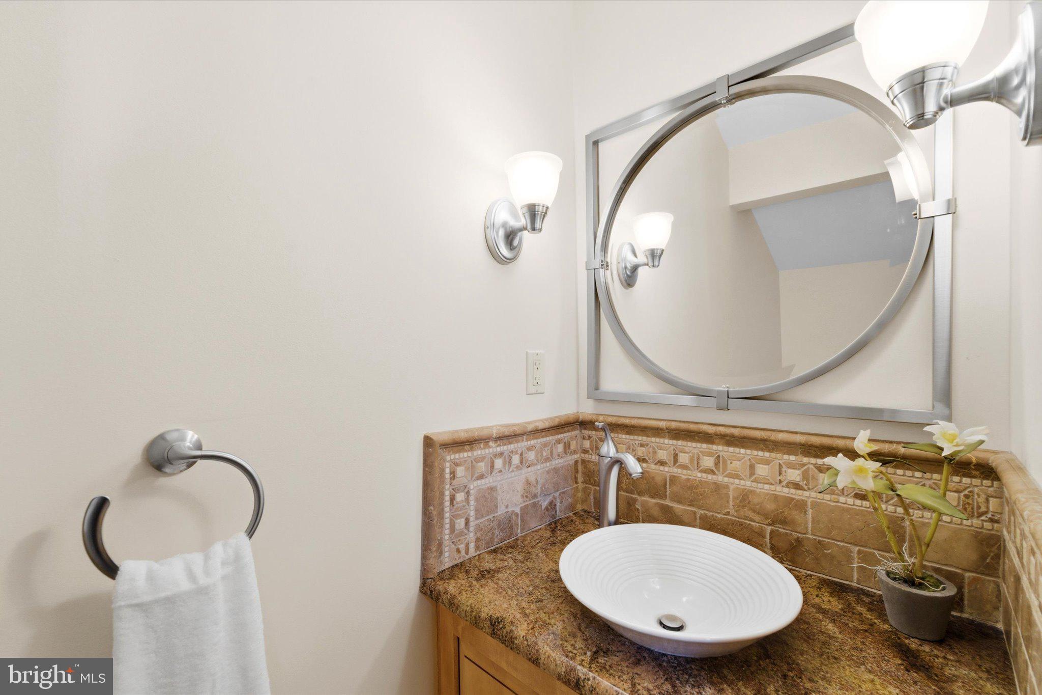 12500 Paradise Spring Road Clifton, VA 20124 - Photo 20 of 66 Powder Room