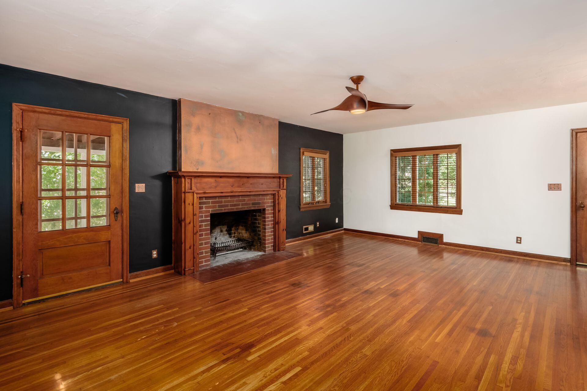 411 Garden Road Columbus, OH 43214 - Photo 6 of 40 family room space