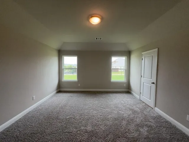 a view of empty room with window